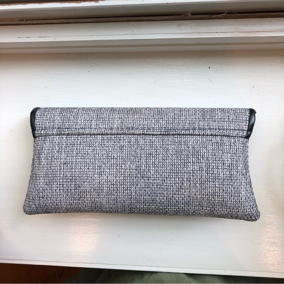 Clutch with beaded circle detail - Picture 6 of 8